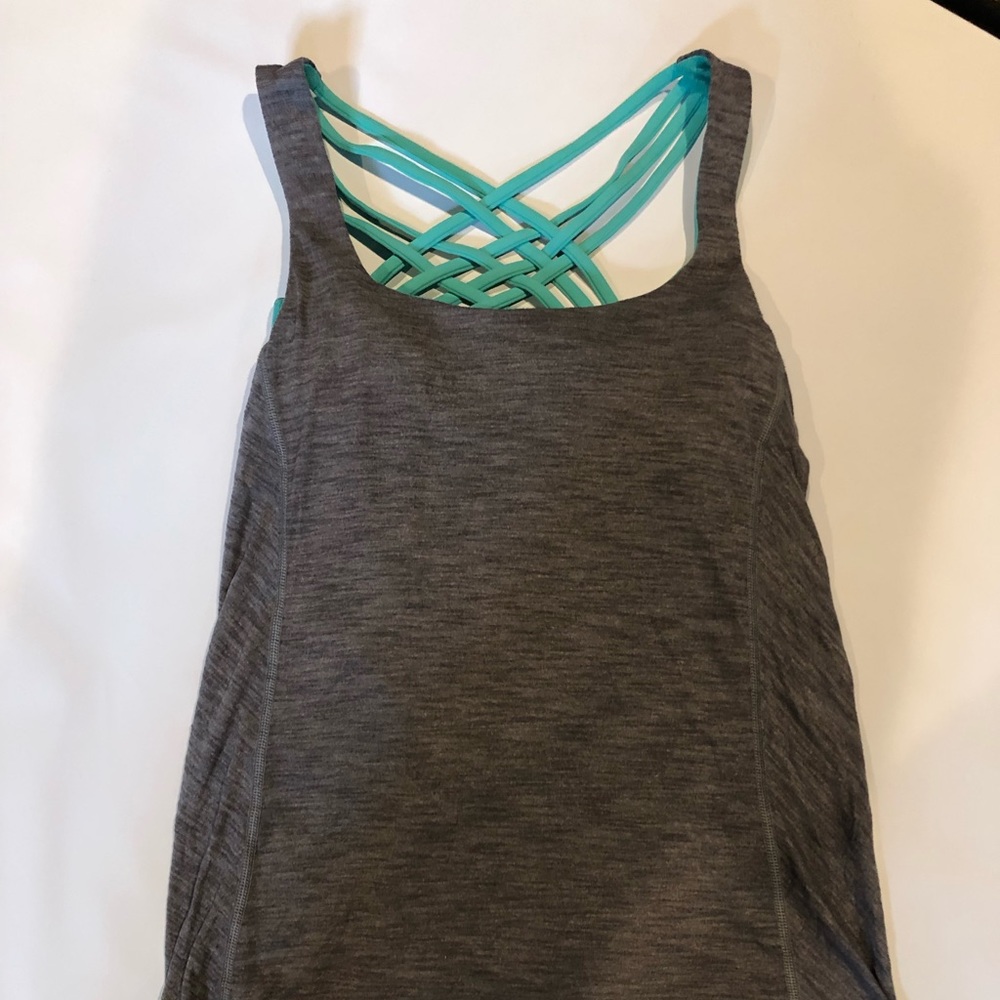 Lululemon Tank Top with built in bra good condition size 6 - Picture 2 of 3